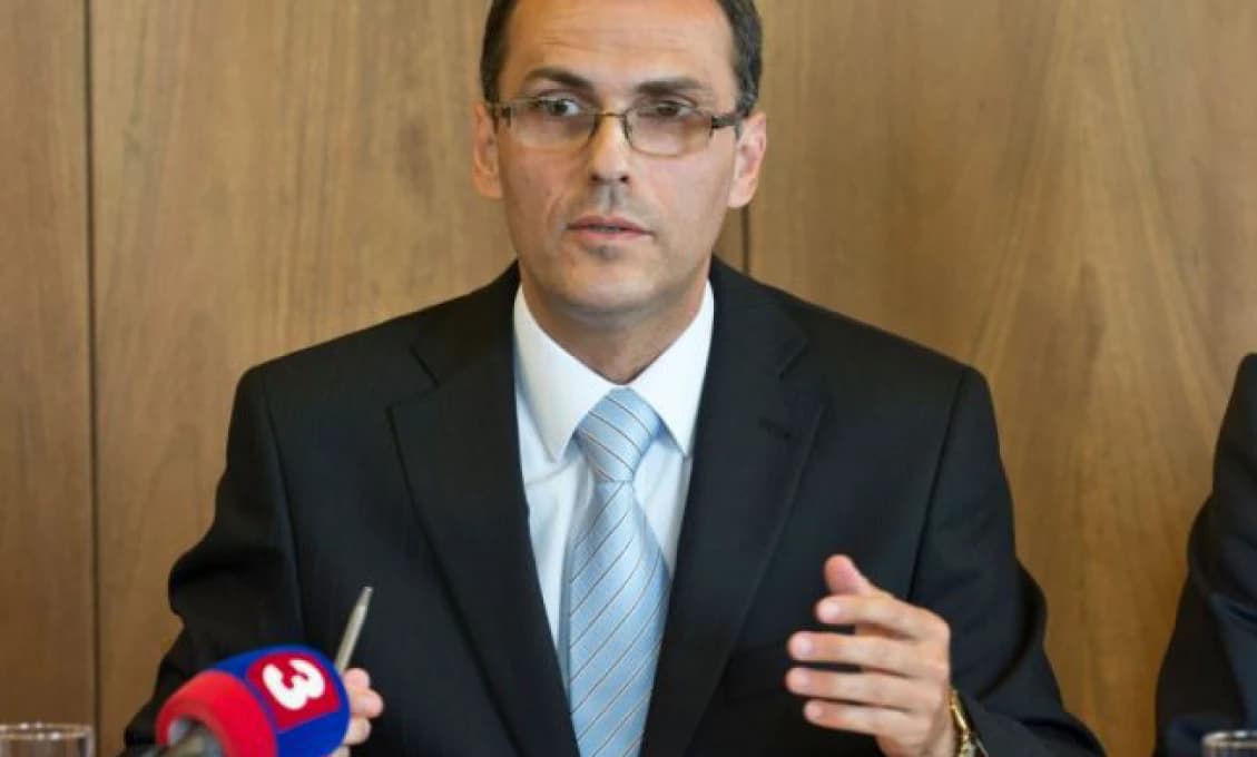 Rusko je stále najväčším rozptýlením od skutočných problémov