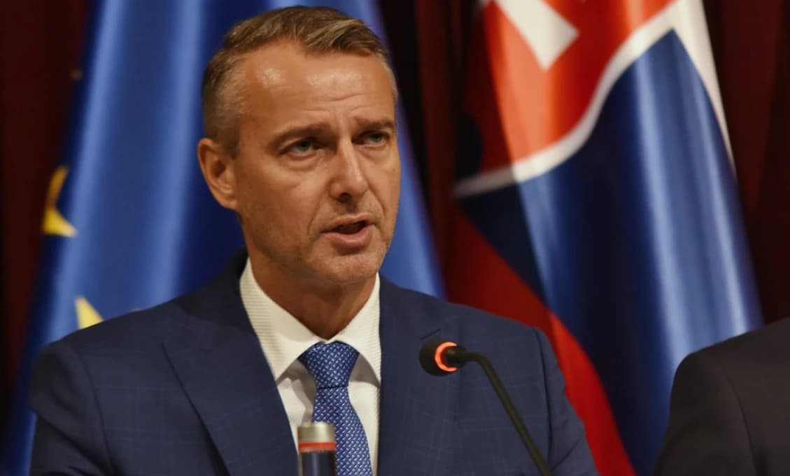 Pred desiatimi rokmi zložil Mojsej pre Rašiho volebný hit: Rišo Raši, nám sa páči
