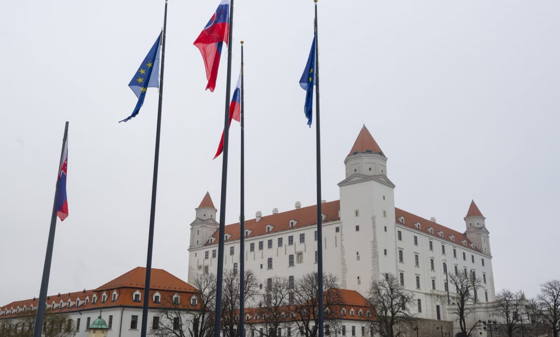 EIU: Slovensko je krajina s nedostatočným demokratickým zriadením