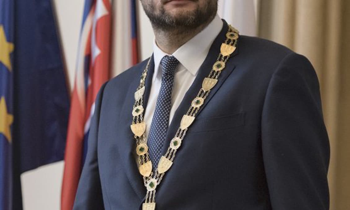 Primátor Bratislavy Vallo: Školy asi ostanú zatvorené aj budúci týždeň