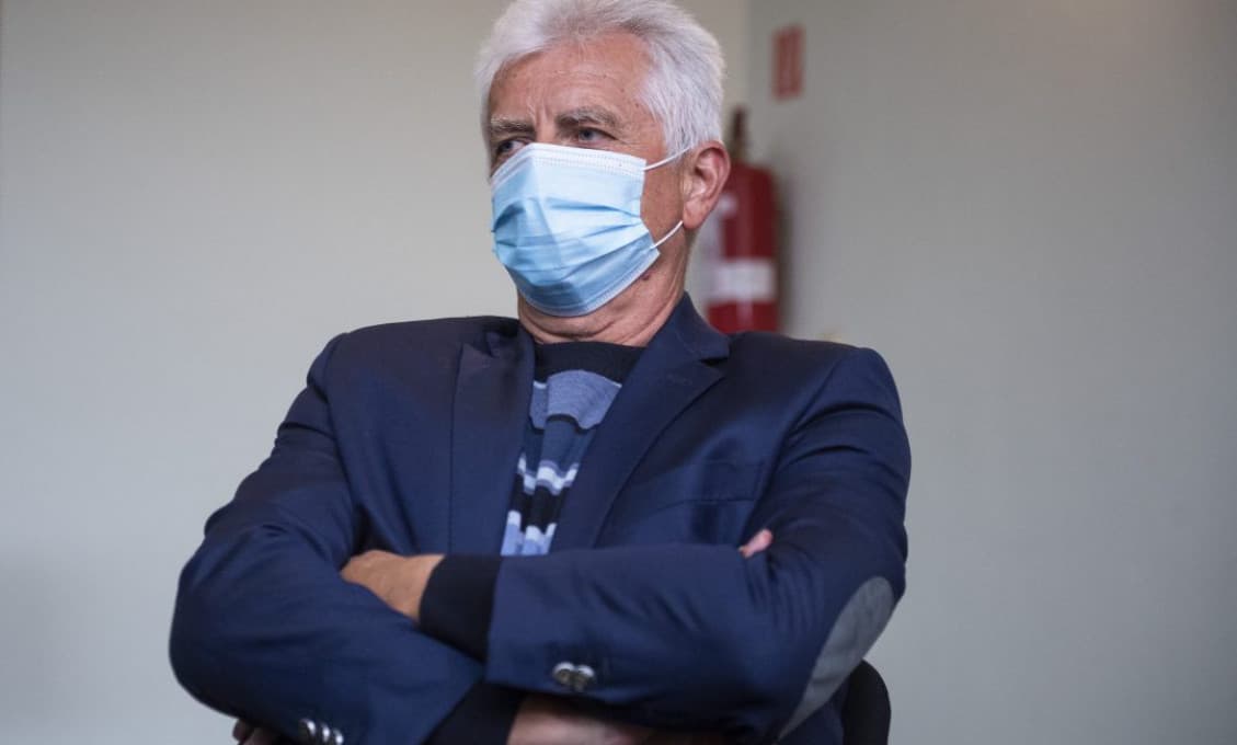 Obvineného Brhela so sklonmi k samovražde umiestnili po hospitalizácii na infekčné covid oddelenie