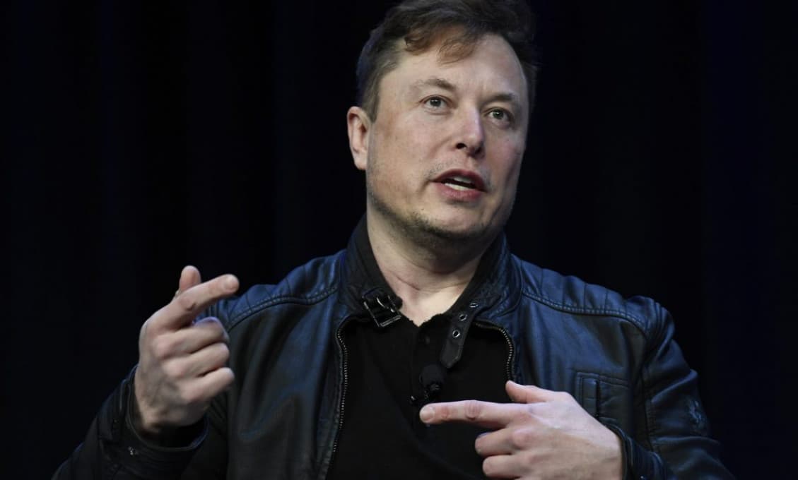 Elon Musk stratil kvôli poklesu akcií až 27 miliárd dolárov