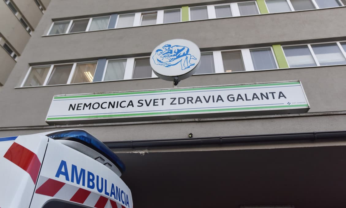 Po Fekišovciach tu máme Galantu: Kokos! a Ku...va! v priamom prenose!