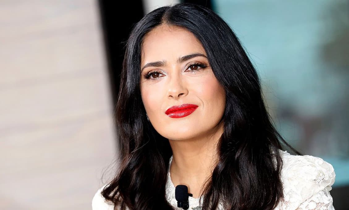 Salma Hayek vystavila svoje prednosti: Týmto telom získala pozornosť celej pláže! (FOTO)