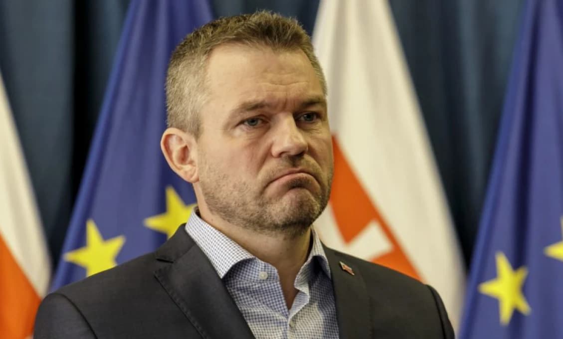 Vláda v marci nerobila nič, tak nech darujú výplaty na dobročinnú vec, vyzýva ministrov Pellegrini