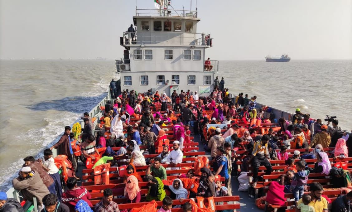 Bangladéš: Pri nehode trajektu zomrelo najmenej 26 ľudí