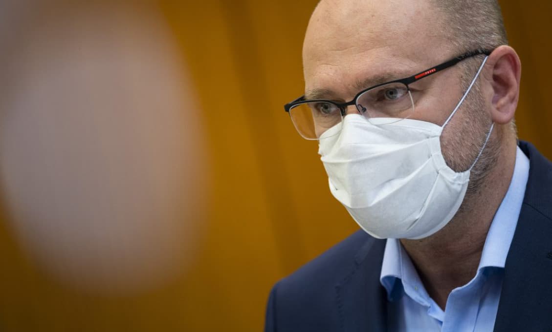 Sulíka prichytili so synom známeho privatizéra na terase bratislavského podniku