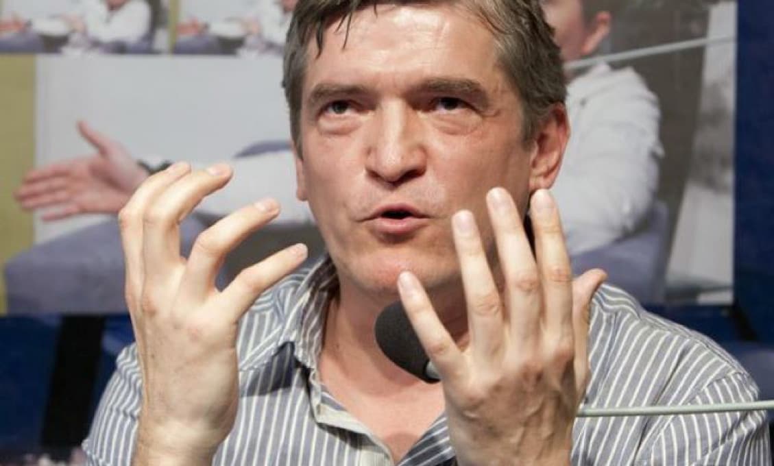 Kauza nočnej „pracovnej“ žúrky Šeligu, Žitňanskej a Drobu zasiahne aj podnik novinára Hríba, ktorý mlčí ako hrob
