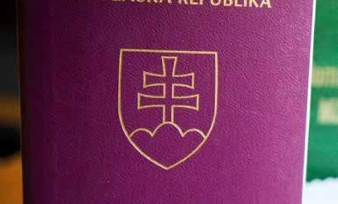 Iza Bela: Politici nemusia do karantény. Opäť majú papalášsku výnimku od Mikasa!