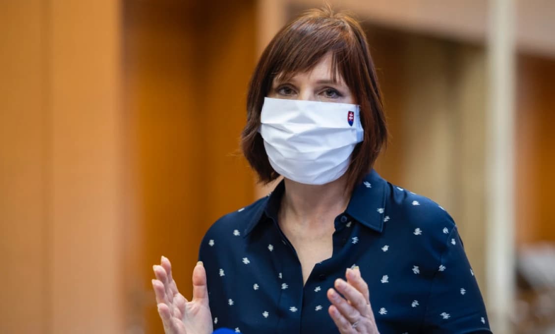 Unikajúci páchateľ, ktorý sa pokúsil o vraždu, spôsobil vážnu dopravnú nehodu