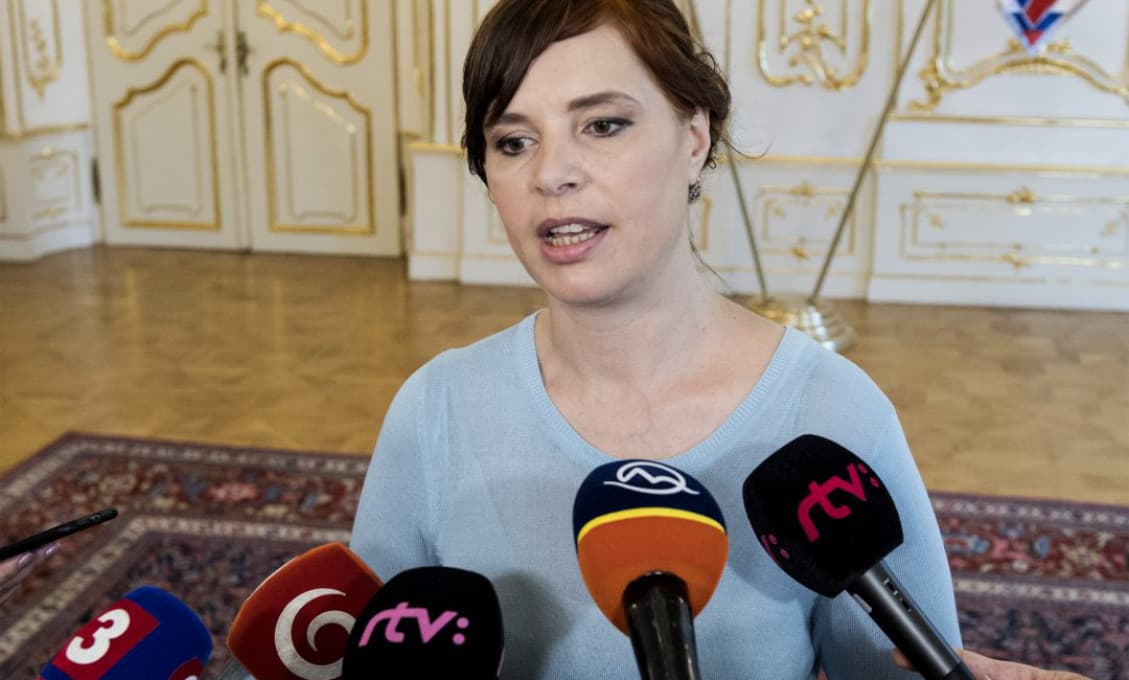 Rómovia Hegerovi: Buď chlap a postav sa divej Remišovej! Neodvolávaj štátnu tajomníčku Kumanovú!
