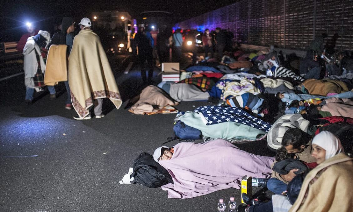 Maďarská polícia zadržala Slováka, ktorý prevážal migrantov! Koľko ich napchal do auta?