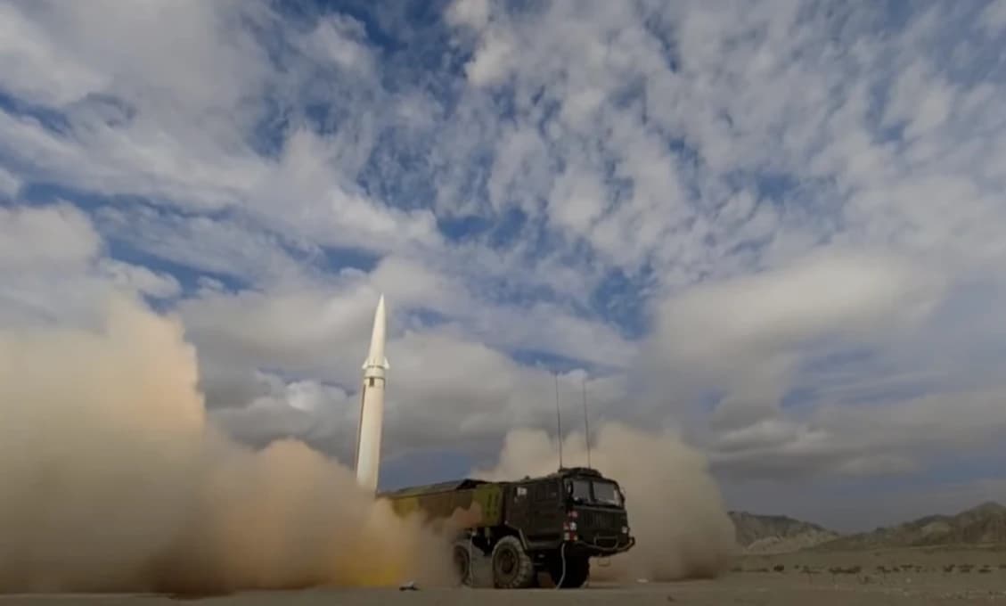 Čínska armáda testovala rakety nového typu (VIDEO)
