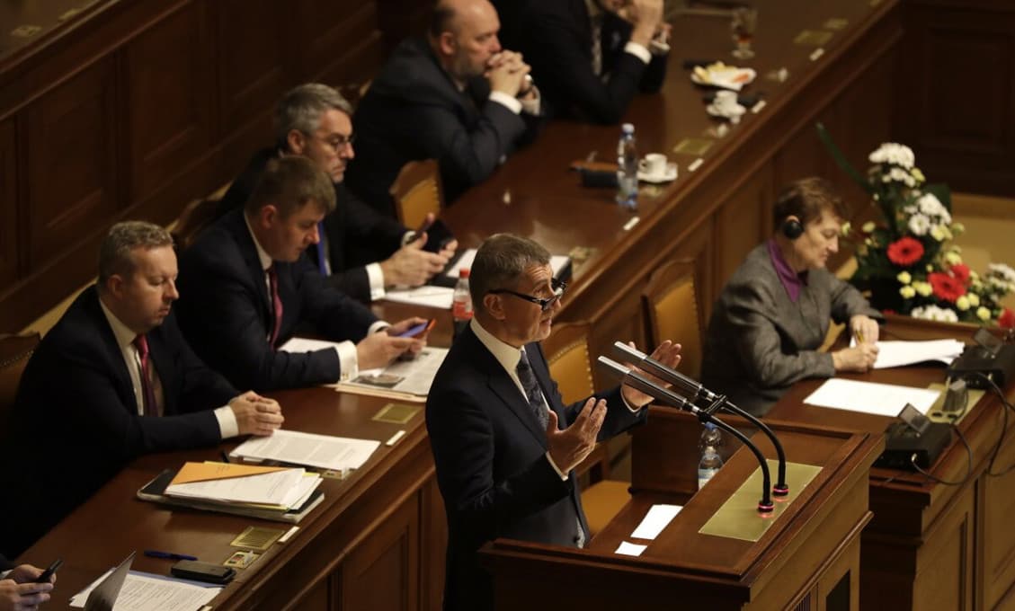 Mimoriadne: Koaličných poslancov ubúda. Dnes položil mandát Majerský