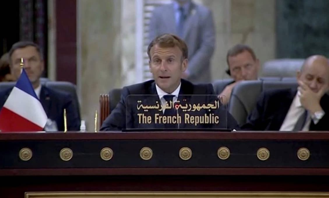 Dialóg s Talibanom neznamená jeho uznanie, vyhlásil Macron