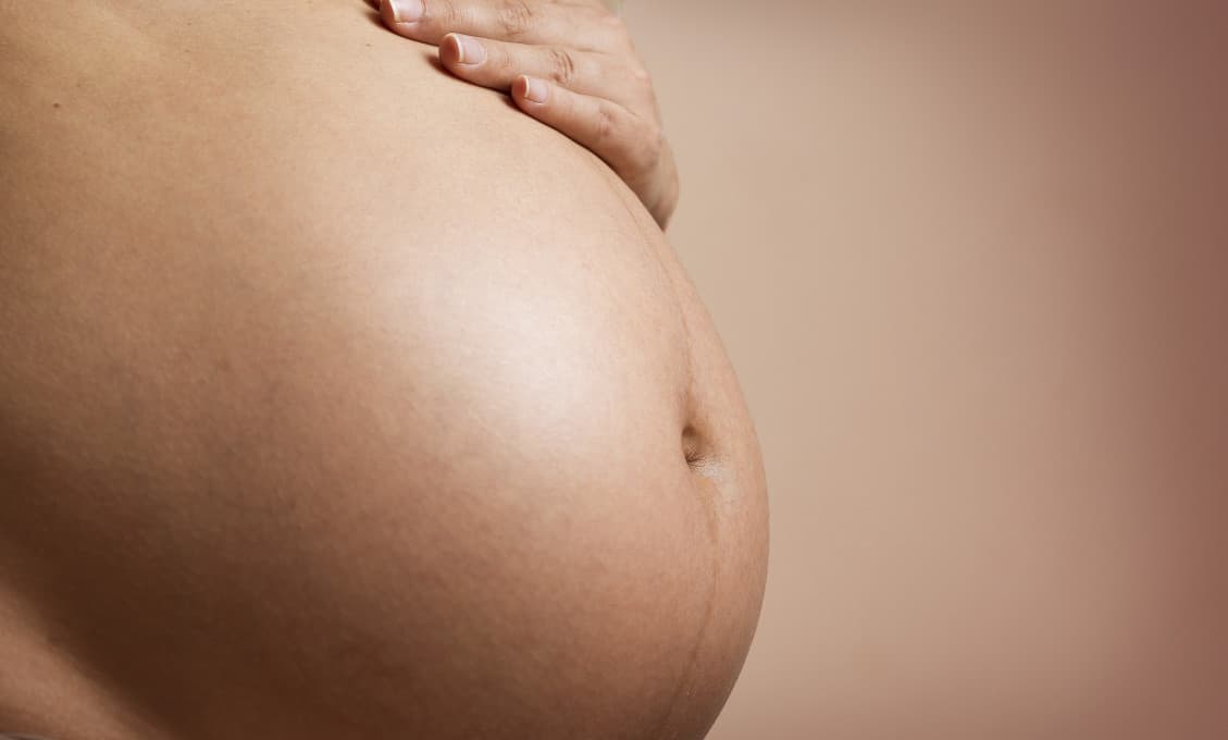Vraj očkovať tehotné jednoznačne treba! Ak vám gynekológ vakcínu neodporúča, treba ho vymeniť. Neskutočné