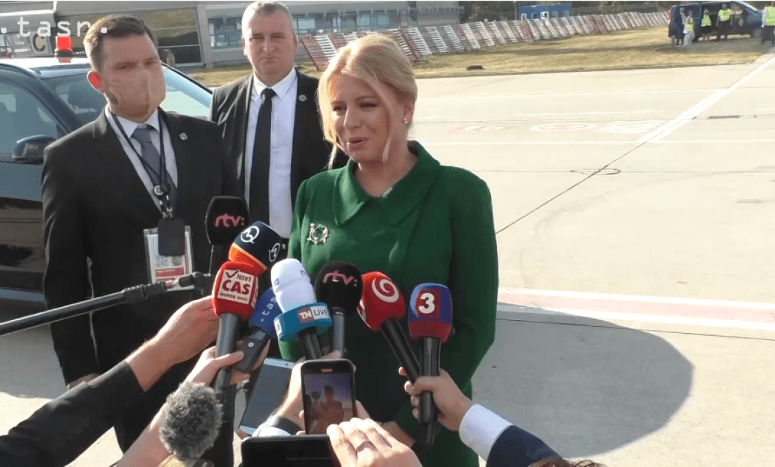 Aké je to byť krásna ale nepopulárna? Prezidentka žiarila pri vítaní Svätého otca z Vatikánu