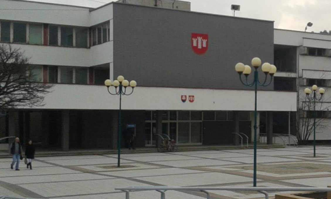 Považská Bystrica: Pivnica vydala maľby rodáka