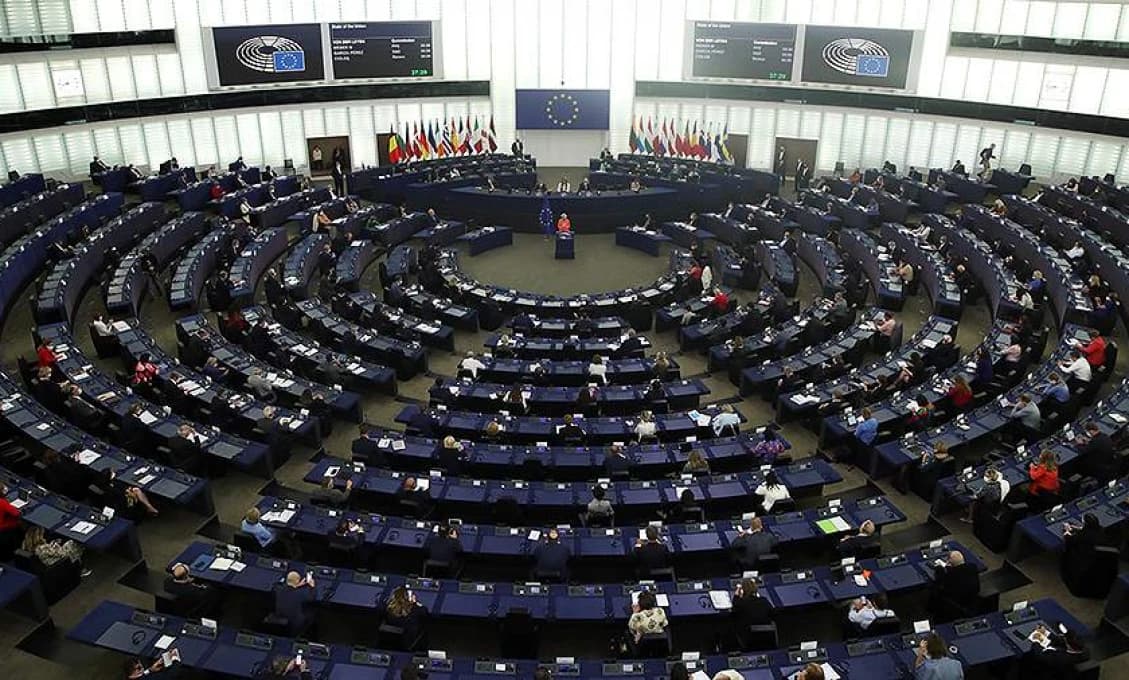 Nahrávky z chaty má už aj Európsky parlament! Koho bude vyšetrovať?