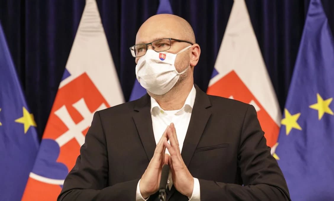 Heredoš: Občania, všímajte si farizejstvo vlády voči vám!