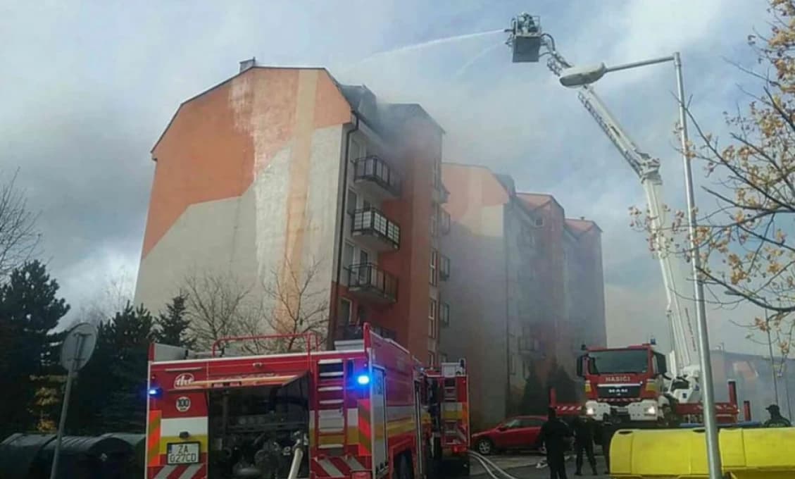 Žilina: Pre požiar bytového domu zasadne krízový štáb mesta