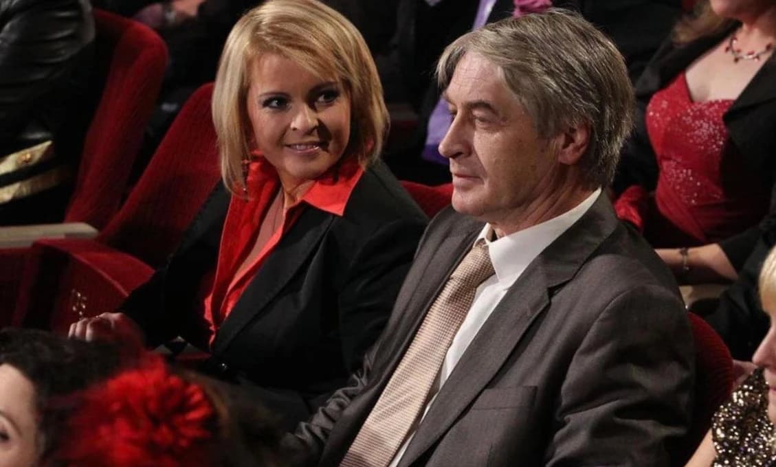 Pofidérne manévre Rychtářa pri hrobe Bartošovej!