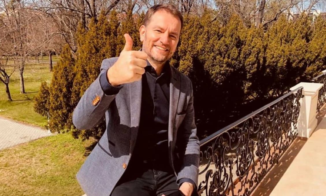 V NR SR sa bojuje s počmáraným kancelárskym papierom. A všimli sme si niečo zaujímavé
