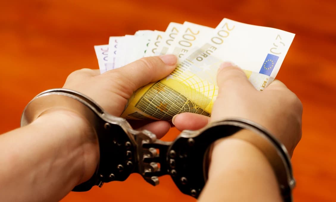 Hľadá sa "stratená politická podpora", v parlamente to začne cinkať ako v trezore banky