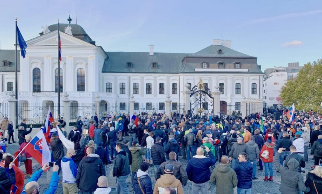 Mimoparlamentné strany si pripomínajú 32. výročie Nežnej revolúcie
