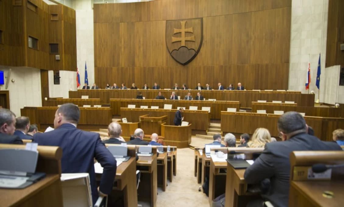 NRSR: Poslanci prelomili veto prezidentky pri novele zákona o štátnej službe