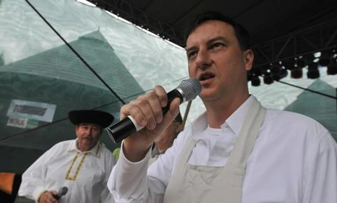 Krajcer odkazuje vláde: Hanba vám. Babrákom aj politickým cynikom