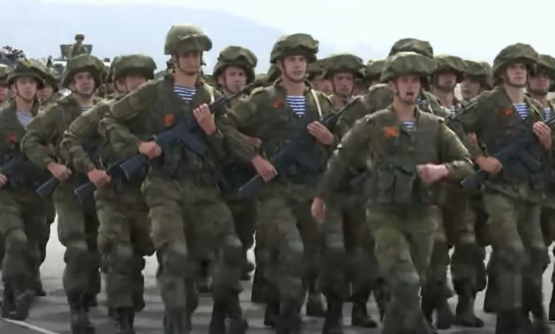 Rusko posilní armádu kvôli „zvýšeným aktivitám NATO"