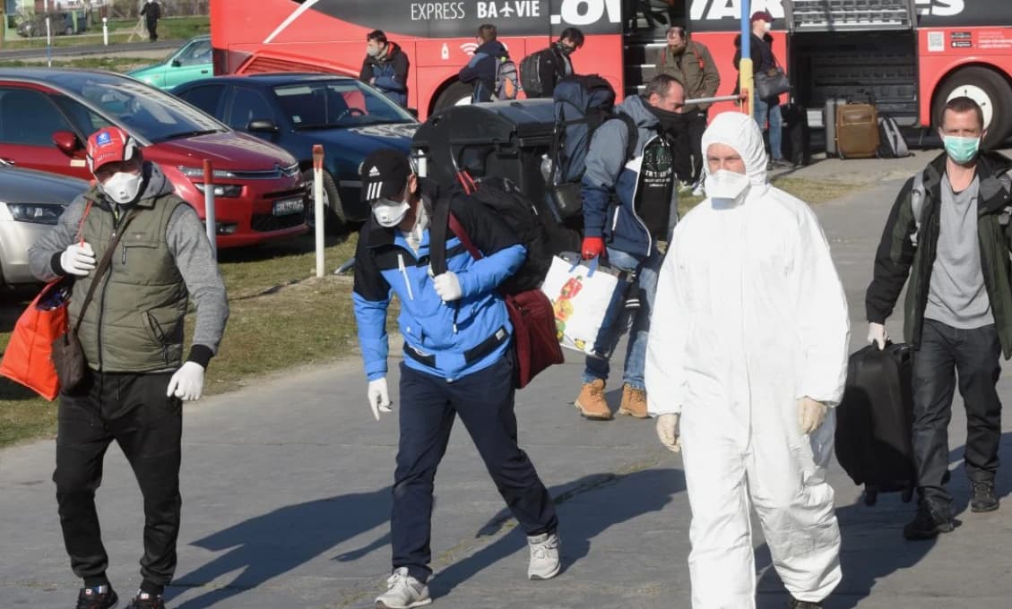 Od stredy bude povinná karanténa po príchode z južnej Afriky či Izraela