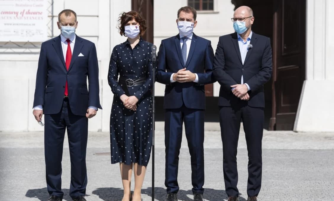 Koaličná rada sa má zaoberať bonusom pre očkovaných seniorov i zatváraním škôl