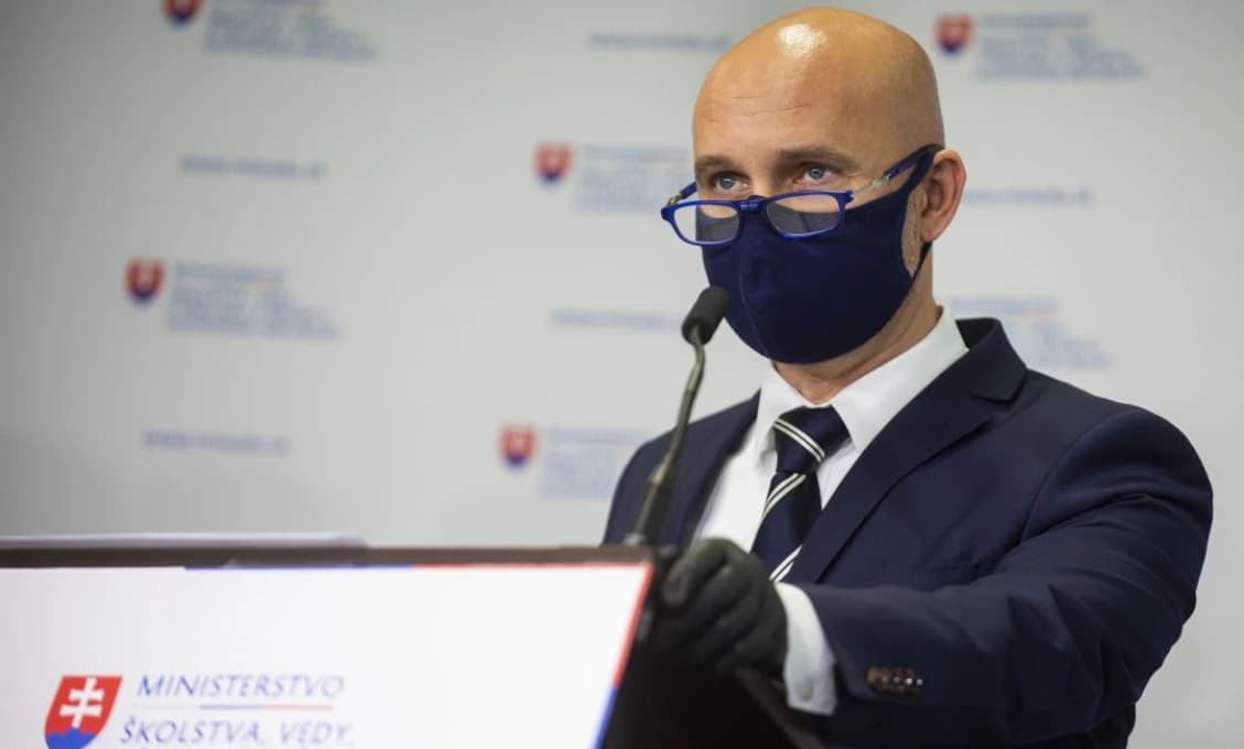 B. Gröhling: Posledné rozhodnutia RÚVZ idú proti pravidlám, ktoré sa nastavili