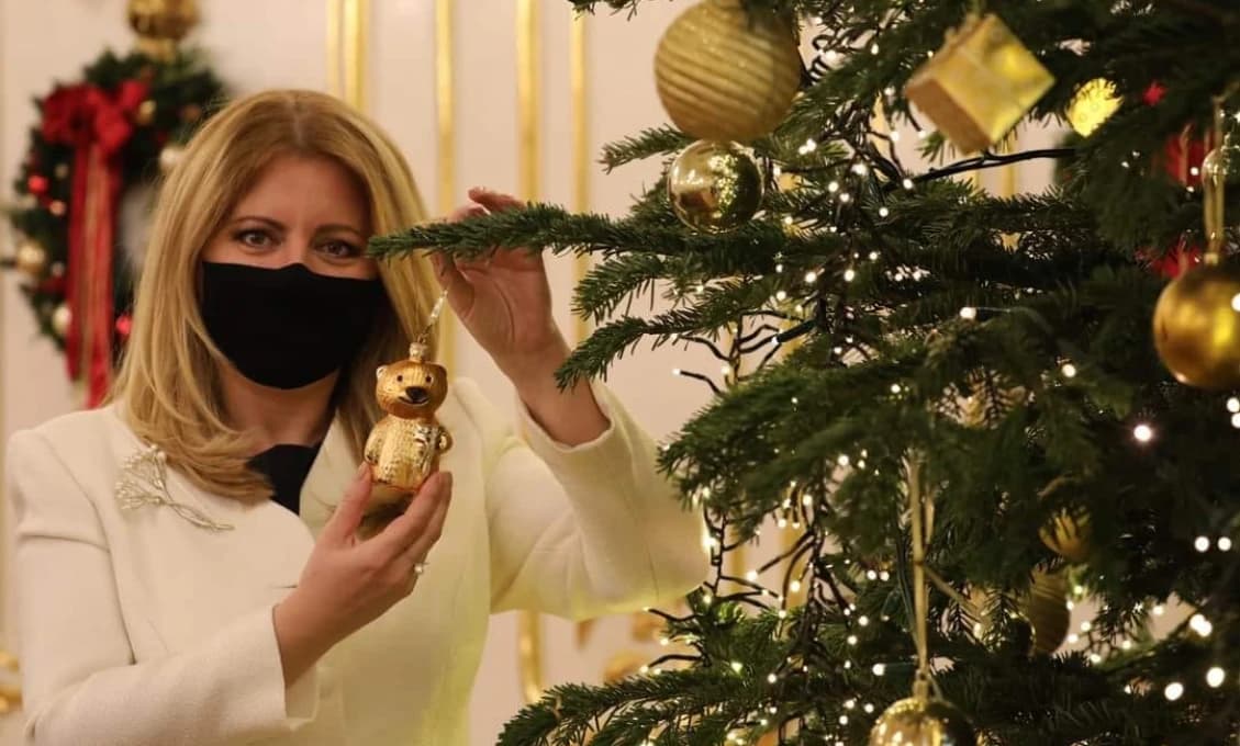 Pre koho Čaputová v pondelok rozsvieti vianočný stromček pred prezidentským palácom?