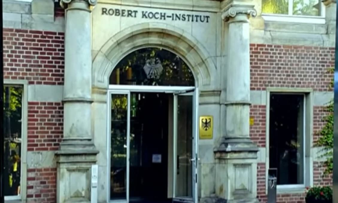 Nemecký Inštitút R. Kocha potvrdil prvú obeť Omikronu. Británia má vyše 100 000 pozitívnych testov za 24 hodín (VIDEO)
