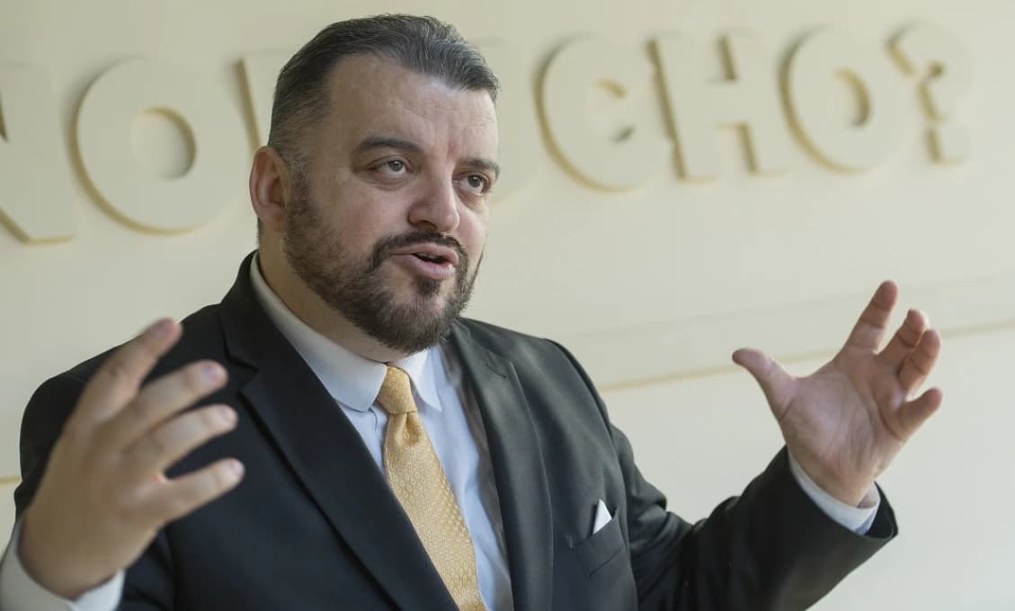 Drzosť klamárov neschopných nabrať odvahu diskutovať s oponentmi