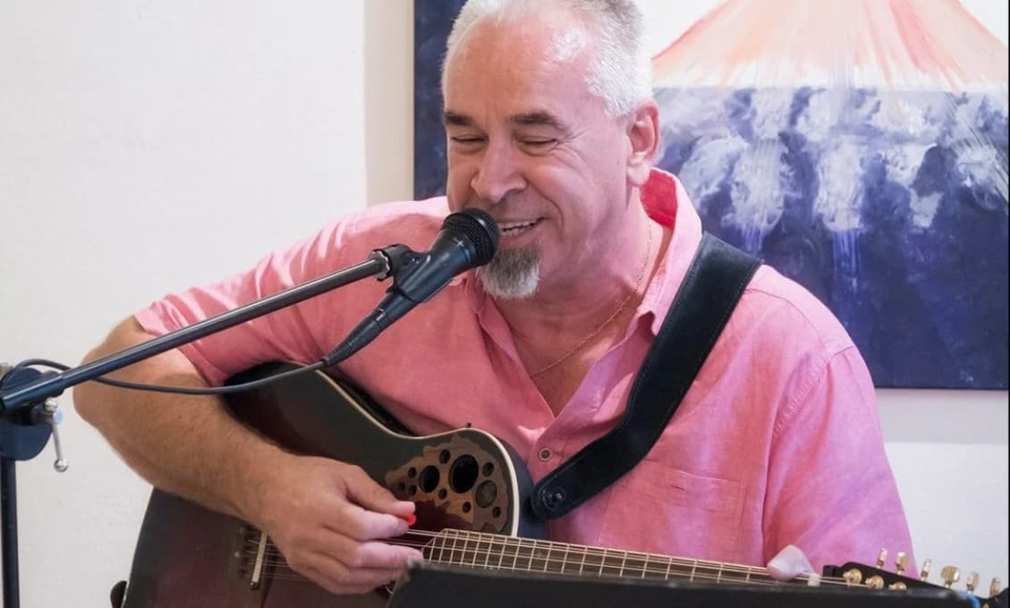 Muzikant Greksa: Nútiť neočkovaných dať sa očkovať je bohapusté svinstvo! (FOTO)