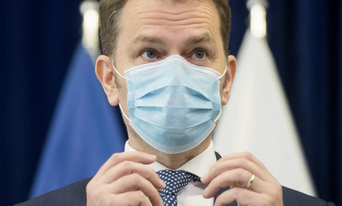 Hanbite sa! Želať pevné zdravie mŕtvym je hnusné, odkazuje poslanec ministrovi financií