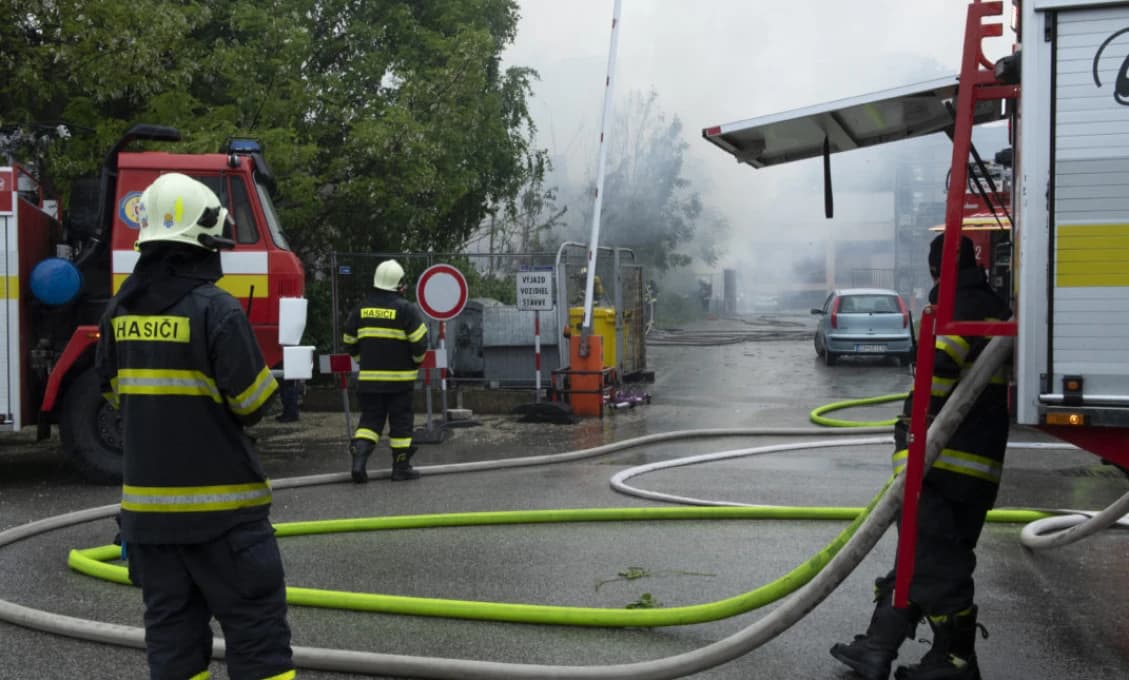 Hasiči, policajti a ďalšie zložky demonštrujú v Prahe!