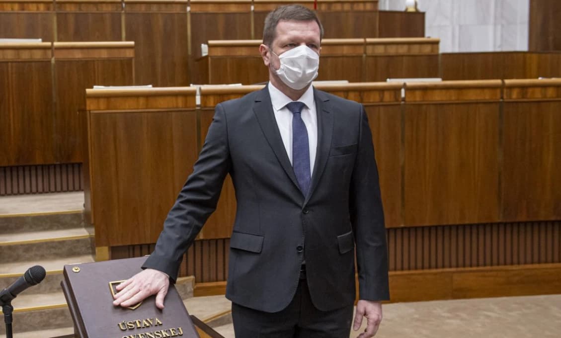 P. Kmec (Hlas- SD): "Minister Naď KLAME a lož používa ako pracovnú metódu!"