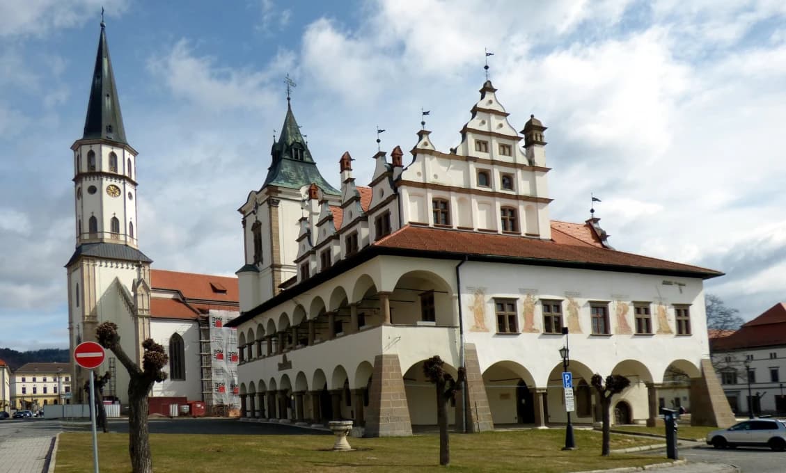 Levoča: Ďalšiu časť Námestia Majstra Pavla zrekonštruovali, je z nej pešia zóna