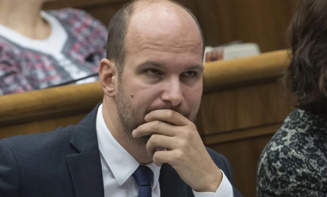 Prípad Kunerad pokračuje: Grendel bráni kamarátku z OĽaNO pred políciou!