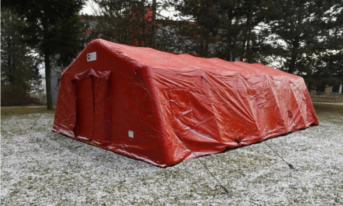 Pri fakultnej nemocnici v Prešove už postavili triážny stan