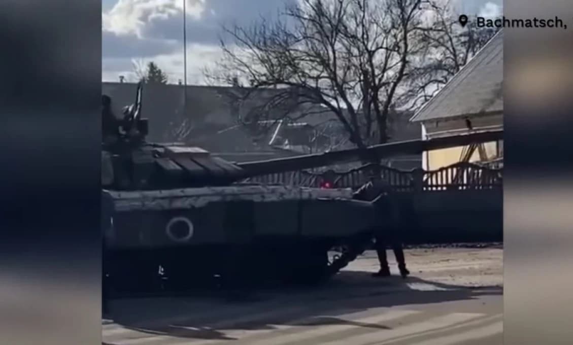 VIDEO: Ruský Rolls Royce vzbudzuje na cestách rešpekt. V Moskve otvorili predajňu ruských automobilov!