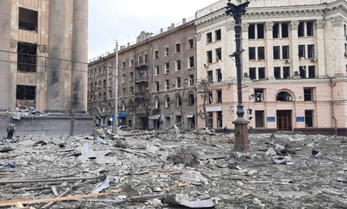 Brutálne raketové útoky na Charkov pokračujú