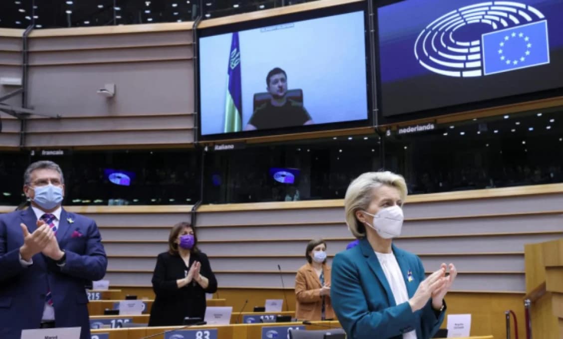 Európsky parlament podporil uznesenie o Ukrajine ako kandidátskej krajine