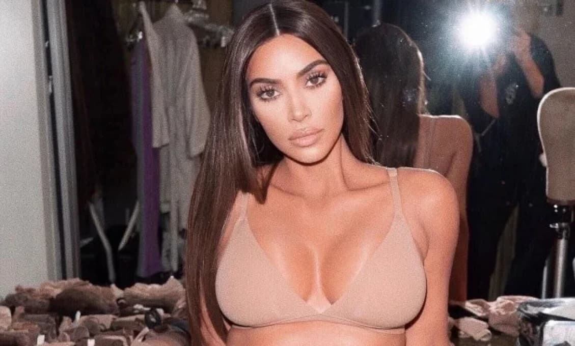 Kim Kardashianová ponúka fanúšikom 100 tisíc: Daj to na Ukrajinu! prosia ju