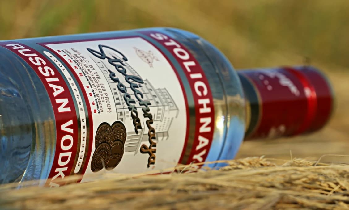 Svetoznáma ruská vodka mení meno i dodávateľa surovín! Lieh bude zo Slovenska